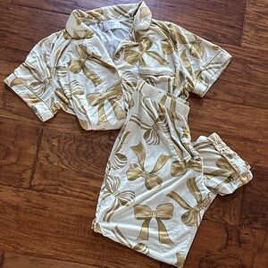 In My Sundays sz Small Gold Bow Pajama Set